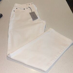 Jennifer Lopez never been worn Capri denim.